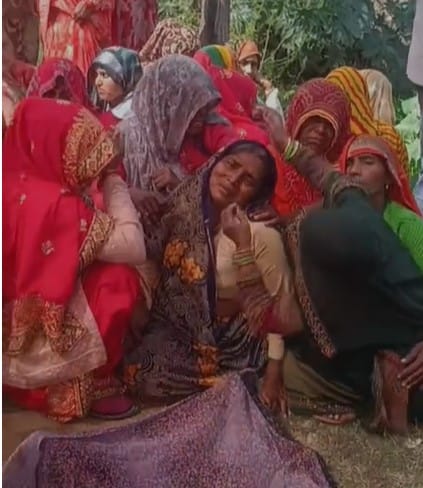 Firozabad News: मौत का जाल बनी हाईटेंशन लाइनें, जर्जर 263 किमी तार बदलने का काम 70% अधूरा