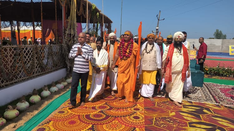 आध्यात्मिक चेतना और लोक कल्याण का संदेश : अधोक्षजानंद