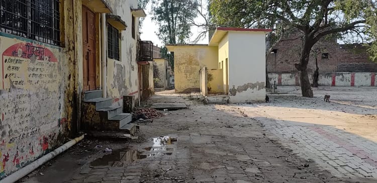 Hardoi News: बीडीओ कार्यालय की इंटरलॉकिंग में मिली गडबड़ी, समिति ने सौंपी रिपोर्ट