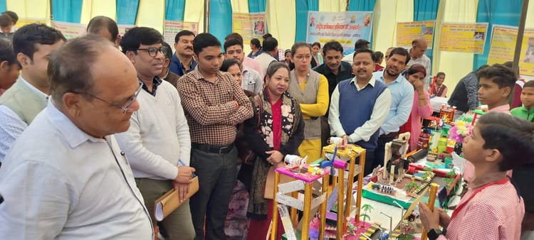 Auraiya News: विज्ञान प्रदर्शनी में अछल्दा ब्लॉक अव्वल