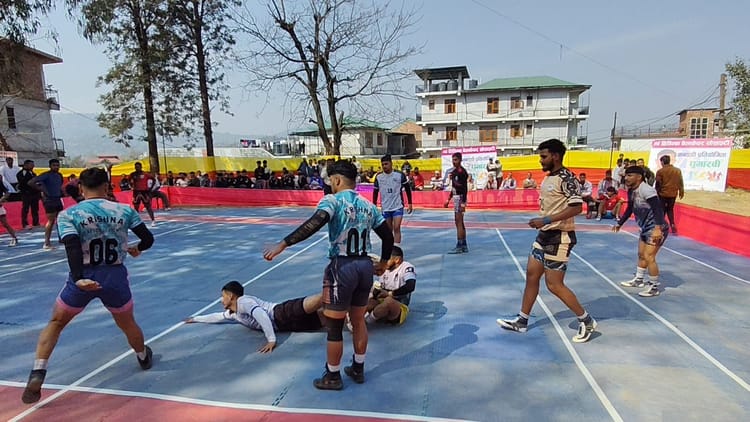 Bilaspur News: कबड्डी में घुमारवीं ने संतोषी आईटीआई को 60-27 से हराया