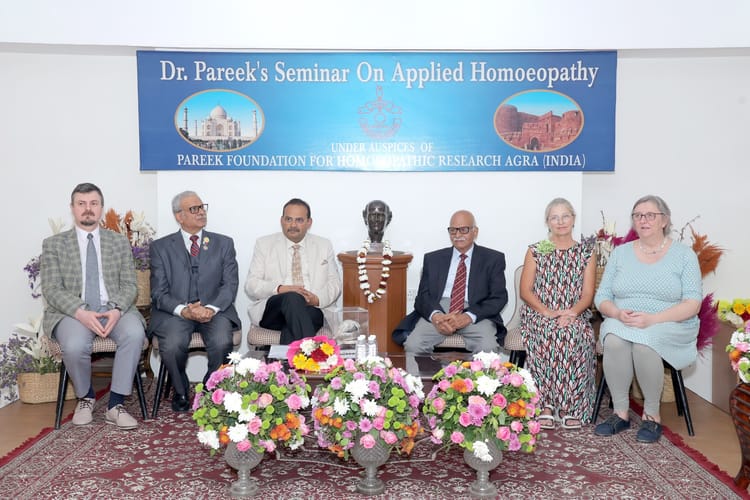 Agra News: विदेशियों को भी प्रभावित कर रही होम्योपैथी चिकित्सा