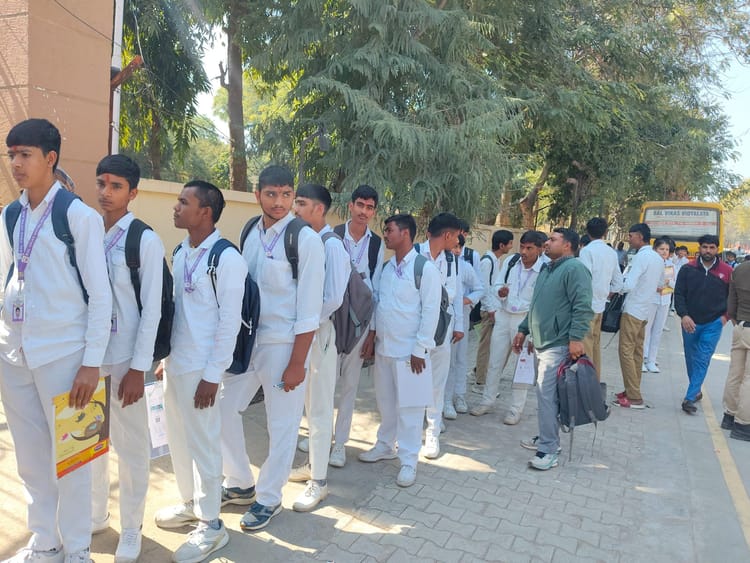 Rewari News: एचबीएसई...10वीं गणित की परीक्षा में त्रिकोणमिति के सवालों ने विद्यार्थियों को उलझाया