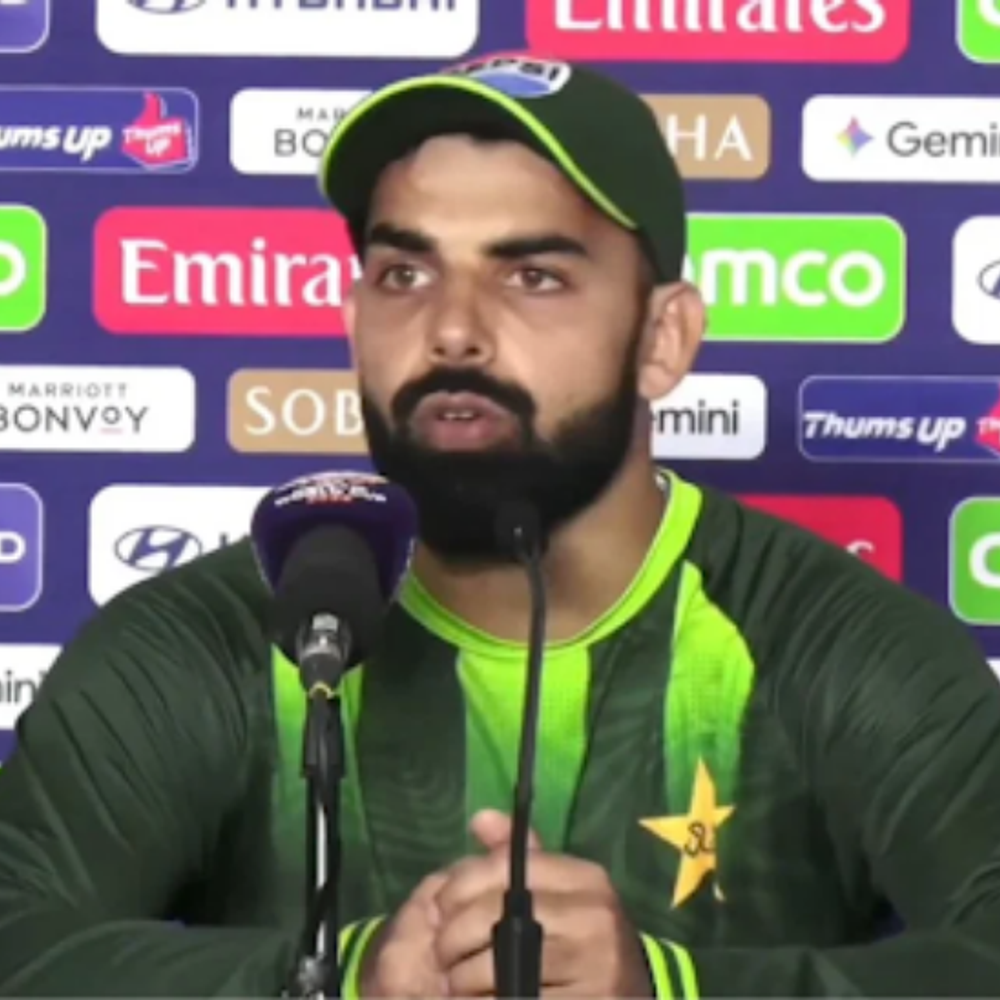 शादाब खान को PCB की चेतावनी:कहा- दिग्गज खिलाड़ियों पर कमेंट न करें, शादाब बोले- जो हमने किया वो दिग्गज नहीं कर पाए