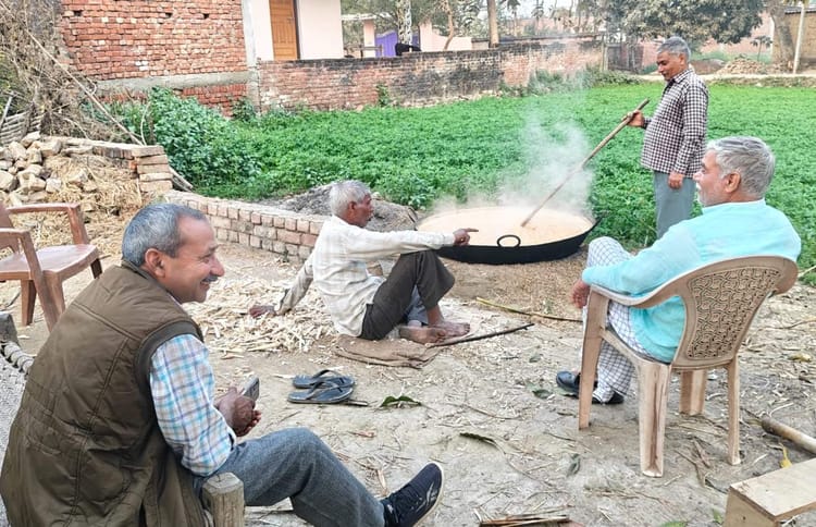 Chandauli News: अब कड़ाहे से नहीं आती गुड़ की खुशबू, गन्ने की खेती से किसानों का मोह भंग
