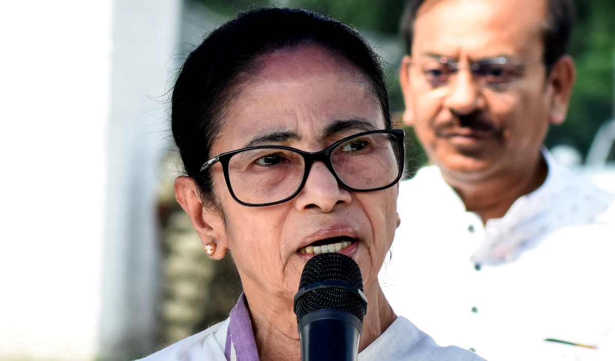 West Bengal Election 2026 | लोकतंत्र पर वार या प्रशासनिक सुधार? Mamata Banerjee ने 1.2 करोड़ नाम हटाने की 'साजिश' पर शुरू की जंग