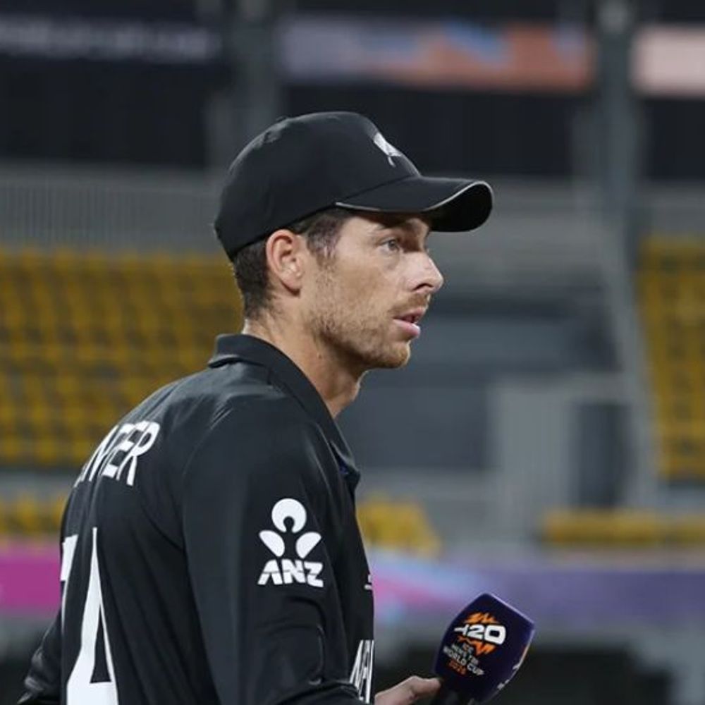 सैंटनर बोले- चीजें कंट्रोल से बाहर, हम दूसरों के भरोसे:पेसर मैट हेनरी न्यूजीलैंड लौटे; हैरी ब्रूक ने कहा- बटलर सेमीफाइनल में चलेंगे