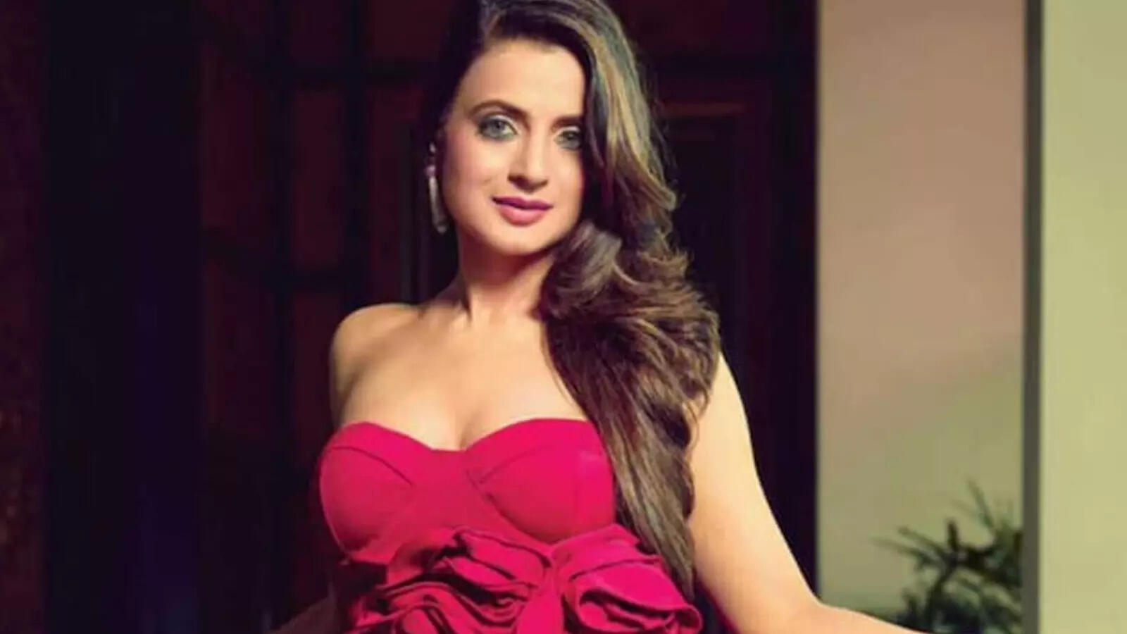 इधर राजपाल यादव को जमानत उधर अमीषा पटेल के खिलाफ गैर जमानती वारंट, 10 साल पुराना है मामला