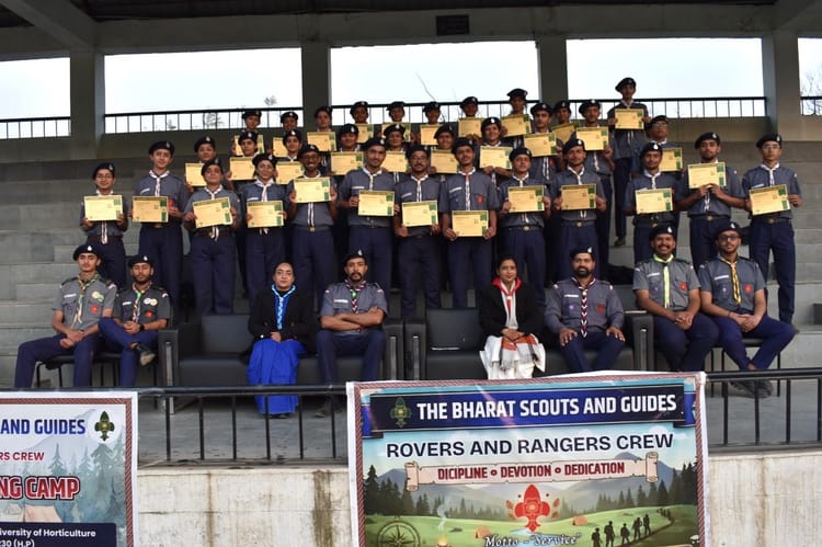 Solan News: विद्यार्थियों को दिया प्राथमिक उपचार और सीपीआर प्रशिक्षण