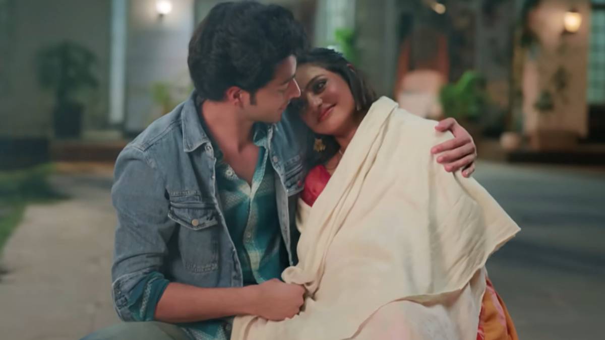 महाकुंभ वाली मोनालिसा के 'दिलजानिया' का जलवा, वायरल गर्ल के गाने के व्यूज 1 करोड़ के पार, दिखा रोमांटिक अंदाज