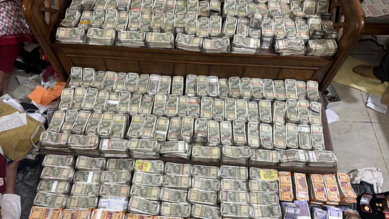 माइनिंग अफसर के आलीशान घर से मिला 4 करोड़ कैश, ओडिशा के इतिहास में पहली बार जब्त हुई इतनी भारी नगदी