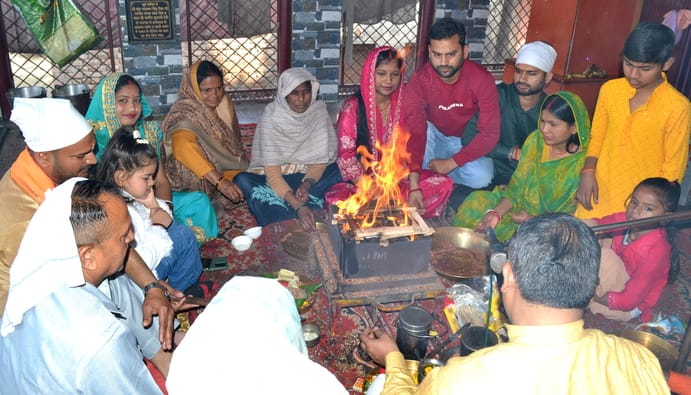 Karnal News: हवन में आहुति डाल की विश्व कल्याण की कामना