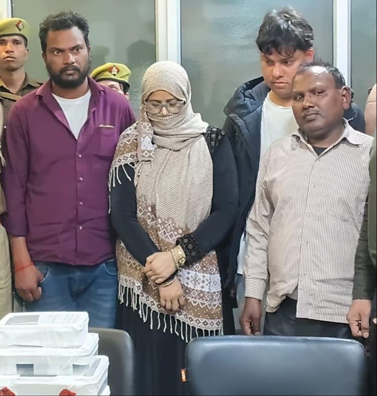 Lucknow News: 2.75 करोड़ की कर चोरी करने वाले गिरोह का भंडाफोड़, चार गिरफ्तार