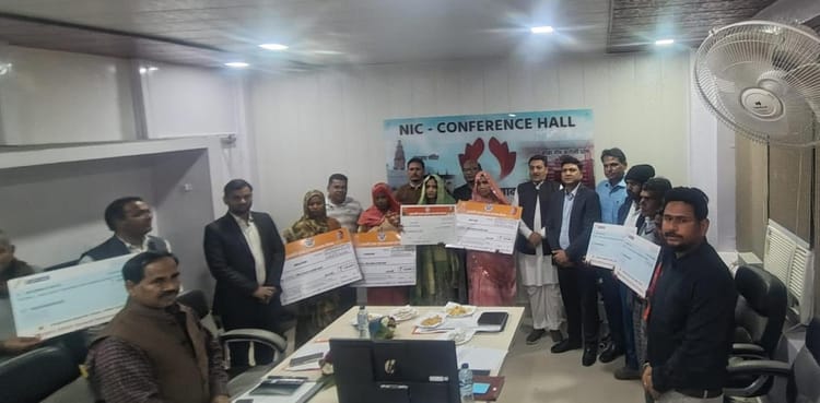 Firozabad News: 30 किसानों के खातों में भेजी गई 1.47 करोड की धनराशि