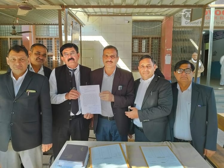 Charkhi Dadri News: अधिवक्ताओं ने शहर व गांवों में रह रहे प्रवासी किरायेदारों का सत्यापन कराने की उठाई मांग