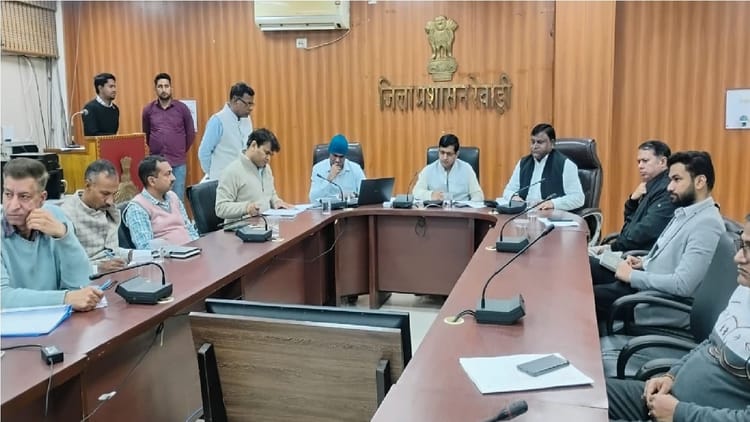 Rewari: पंचायती राज संस्थाओं के उप चुनाव के लिए मतदाता सूची तैयार करने का शेड्यूल जारी, ADC बोले...