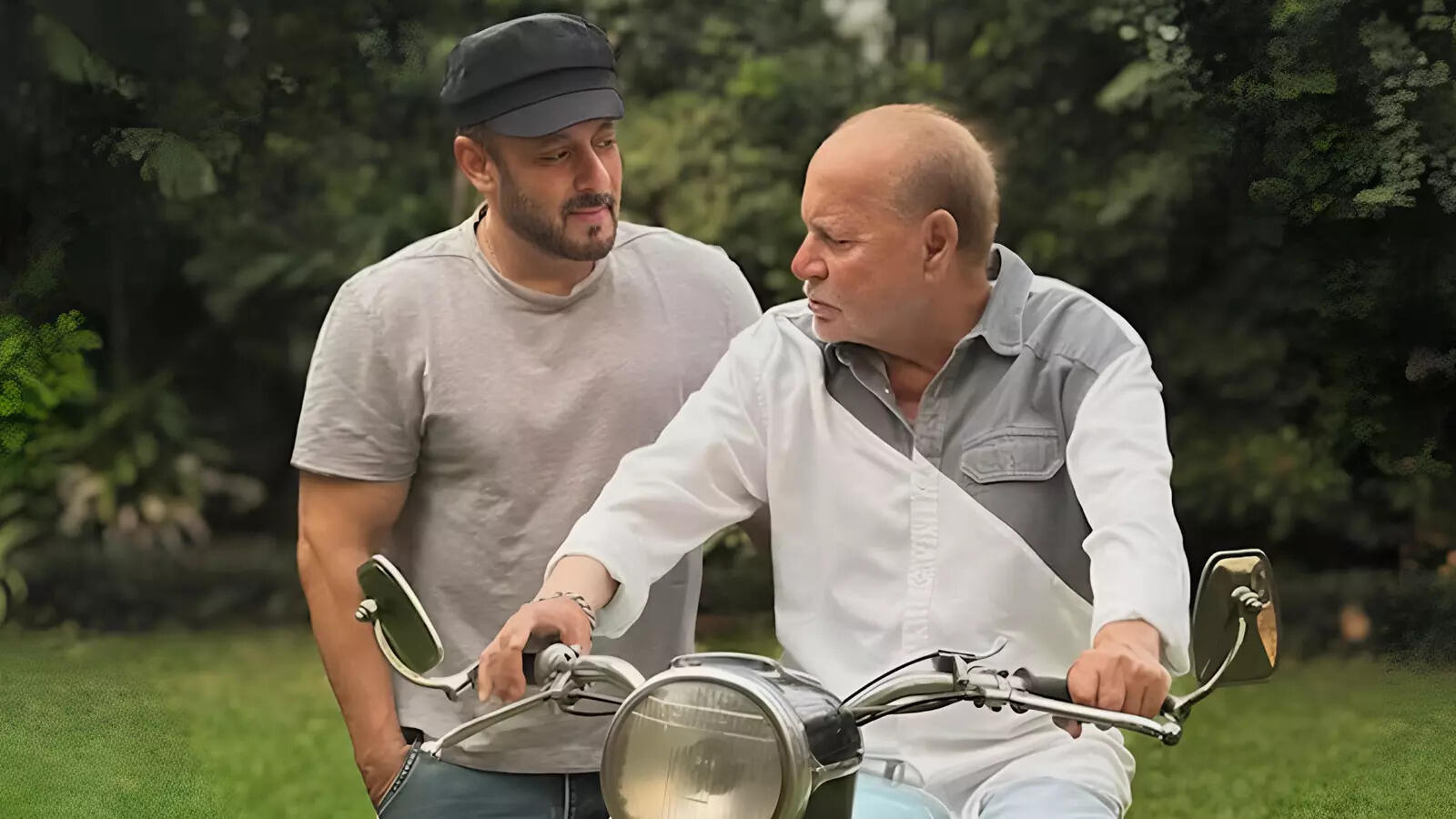 Salim Khan Health Update: सलीम खान को सांस लेने में तकलीफ, डॉक्‍टर ने बताया- ICU में चल रहा इलाज