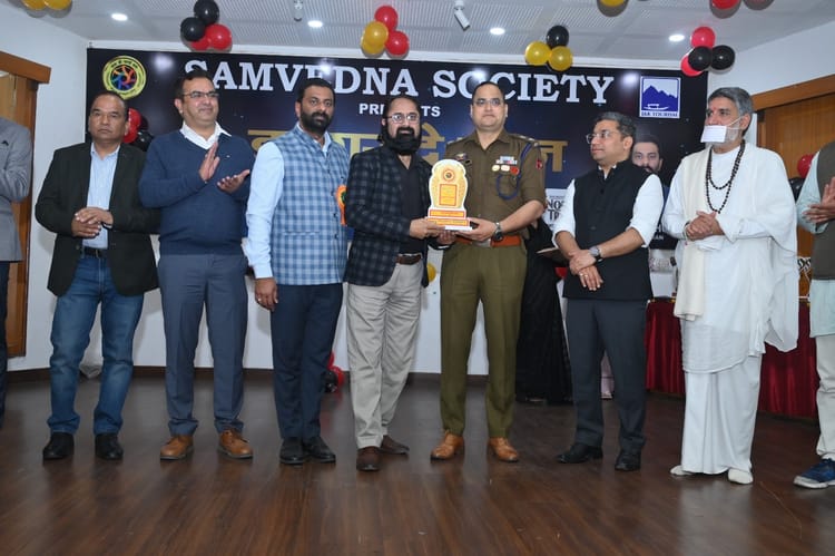 भारत की सभ्यतागत चेतना की अभिव्यक्ति है हिंदी : कविंद्र गुप्ता