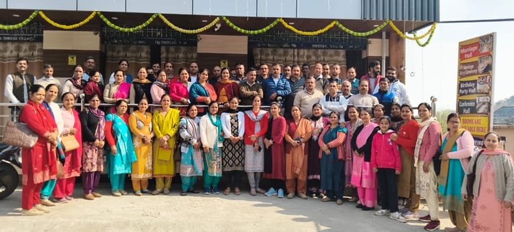 Bilaspur News: शिक्षकों को प्री प्राइमरी के बच्चों को पढ़ाने के बताए सरल तरीके