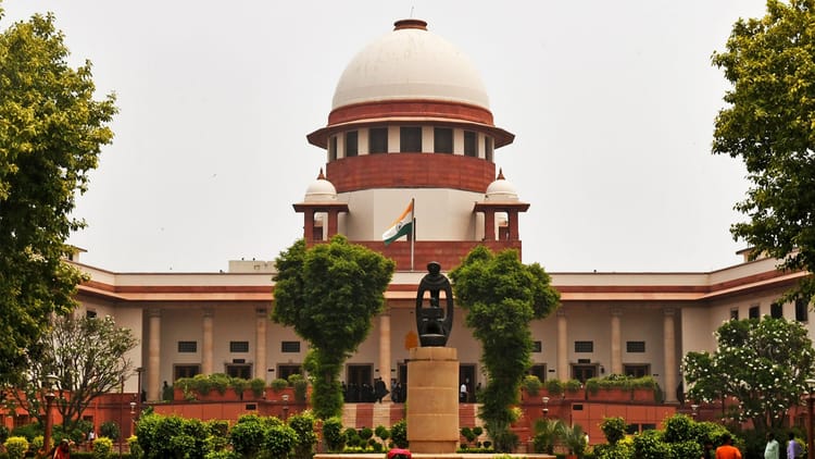 SC: असम CM हिमंत पर कार्रवाई की मांग वाली याचिकाओं पर सुप्रीम कोर्ट सख्त, कहा- पहले गुवाहाटी हाईकोर्ट जाएं