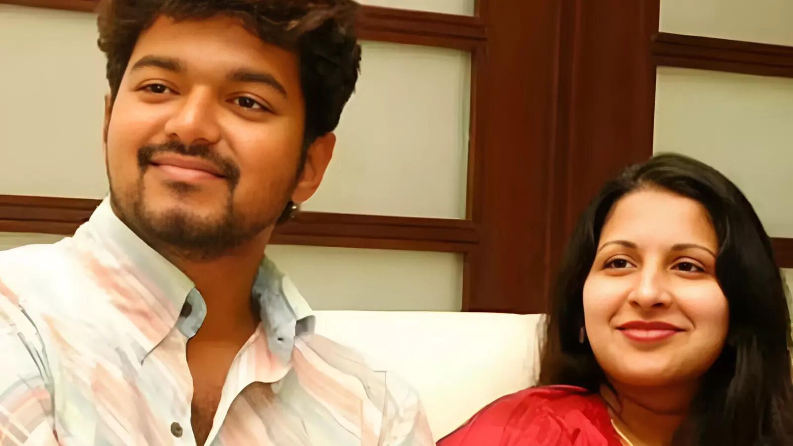 थलपति विजय के एक्ट्रेस संग अवैध संबंध के कारण पत्नी संगीता ले रहीं तलाक? लगाए कई आरोप और की यह मांग