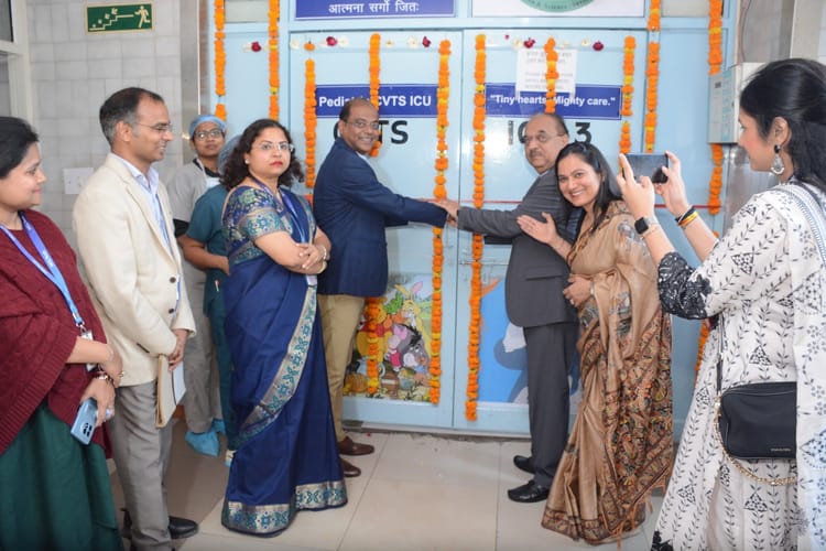 Lucknow News: पीजीआई के सलोनी हार्ट सेंटर को मिले एक करोड़ के उपकरण