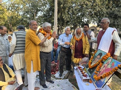 Rewari News: वीर सावरकर उद्यान में मनाया दीपोत्सव