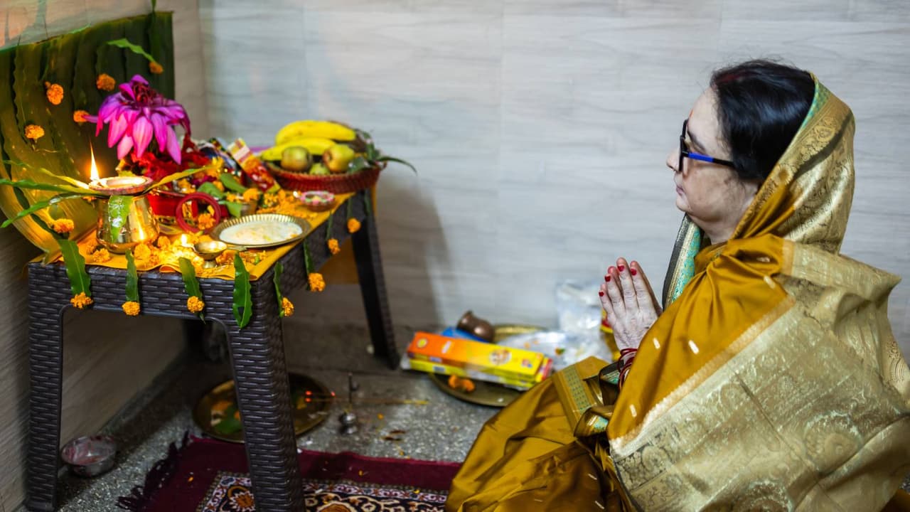 Amalaki Ekadashi Vrat Katha: अनजाने में रखा व्रत, बदल गई किस्मत! पढ़ें आमलकी एकादशी व्रत की रोचक कथा