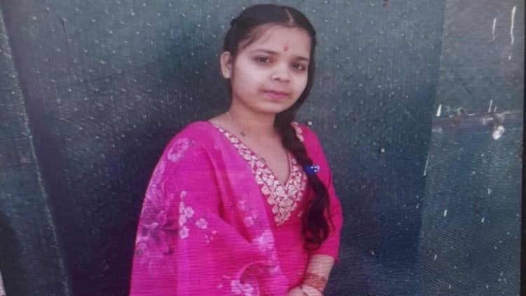 पांचवीं मंजिल से गिरकर युवती की मौत: मानसिक तनाव को मौत की वजह मान रहा परिवार; मोबाइल फोन खोलेगा राज!