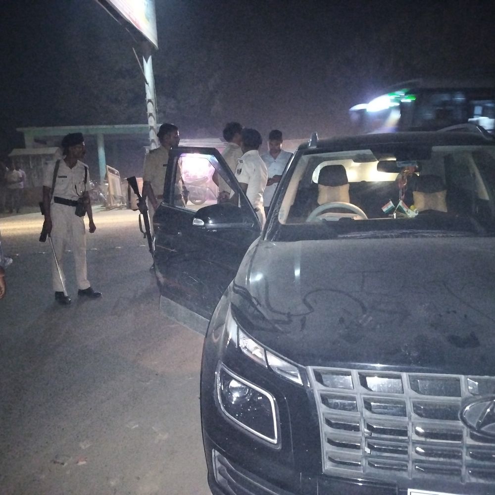 मधुबनी में संदिग्ध वाहन मिला, चालक फरार:पोखरौनी चौक पर पुलिस गश्ती के दौरान हुई घटना