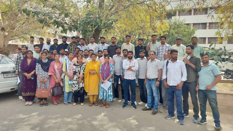 Jind News: अधिसूचना जारी नहीं होने से प्रशिक्षु पटवारियों में आक्रोश