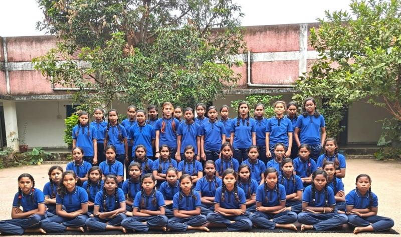 तोषगांव प्री मैट्रिक आदिवासी कन्या छात्रावास में छात्राओं को सुरक्षित आवास के साथ मिल रहा सकारात्मक वातावरण