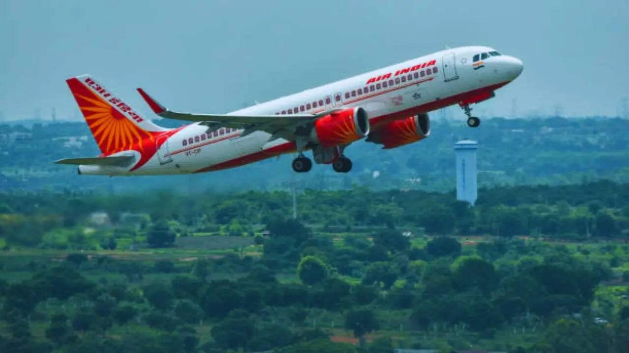 मध्य पूर्व में तनाव के चलते एयर इंडिया से लेकर IndiGo तक प्रभावित, 444 इंटरनेशनल फ्लाइट्स रद्द होने की आशंका