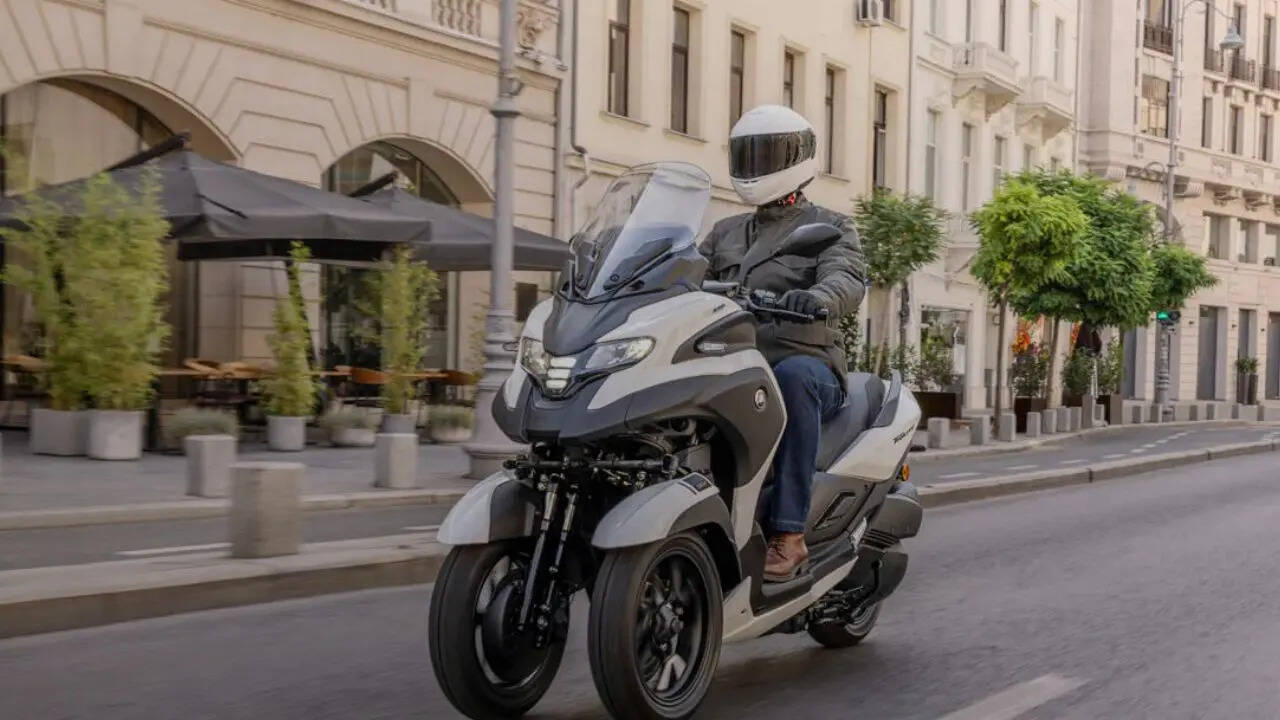 स्कूटर में कार जैसी सुरक्षा! इस कंपनी ने बनाया दुनिया का पहला एयरबैग, जानें कैसे करेगा काम