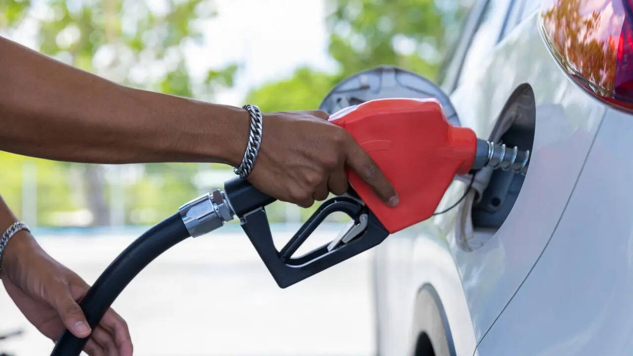 ईरान वॉर के बीच पेट्रोल कंपनियों ने बढ़ाए पावर पेट्रोल के दाम, जानें क्या है नया रेट