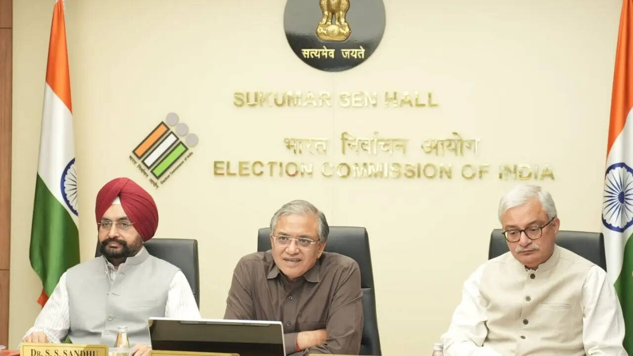 चुनाव से पहले बांग्लादेश सीमा पर सख्ती, चुनाव आयोग ने की अंतरराज्य बैठक, हिंसा मुक्त मतदान के निर्देश