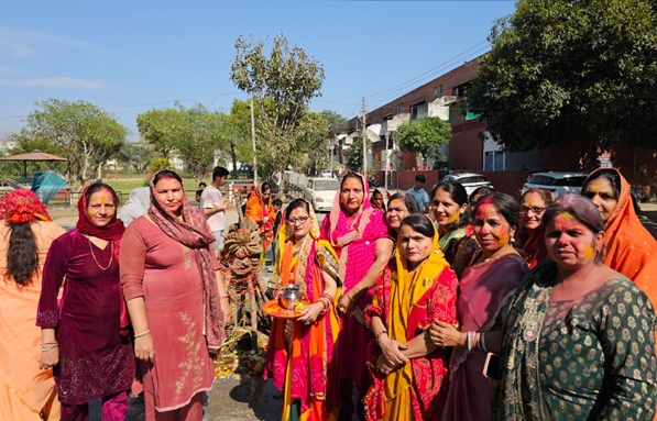 शिव-शक्ति रेजिडेंट्स वेलफेयर सोसाइटी, सेक्टर 39-बी ने हर्षोल्लास से मनाई होली