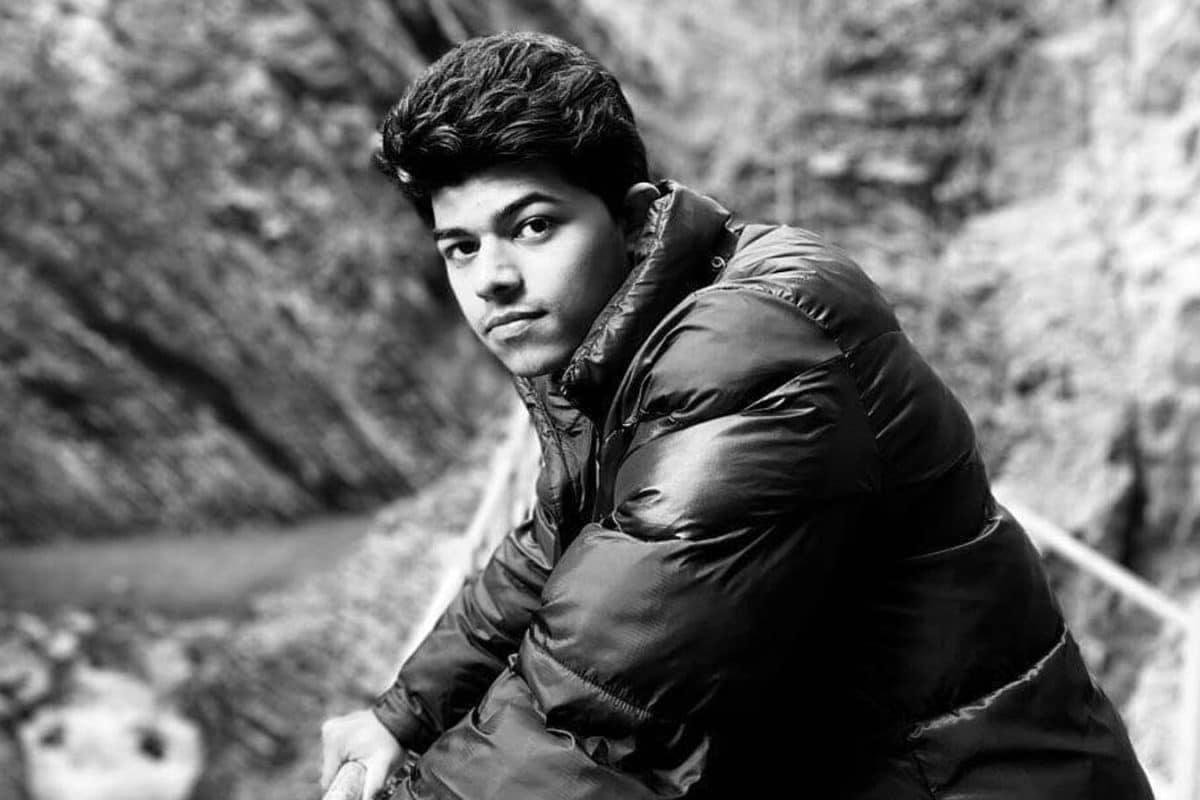 डेब्यू से पहले थलापति विजय के बेटे जेसन ने बदला 'सरनेम', मां संगीता का किया खुला सपोर्ट, घर में कलह के दिए संकेत