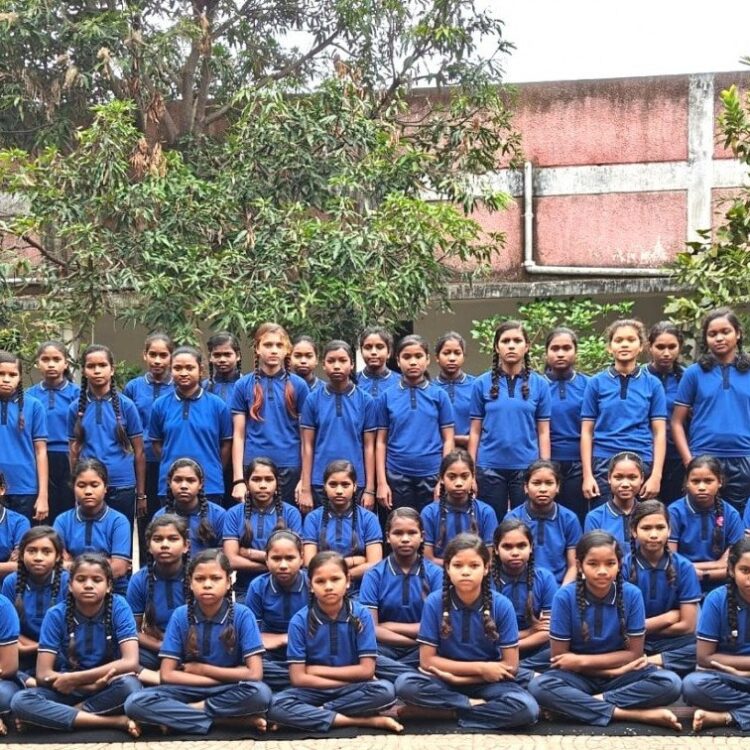 तोषगांव प्री मैट्रिक आदिवासी कन्या छात्रावास में छात्राओं को सुरक्षित आवास के साथ मिल रहा सकारात्मक वातावरण