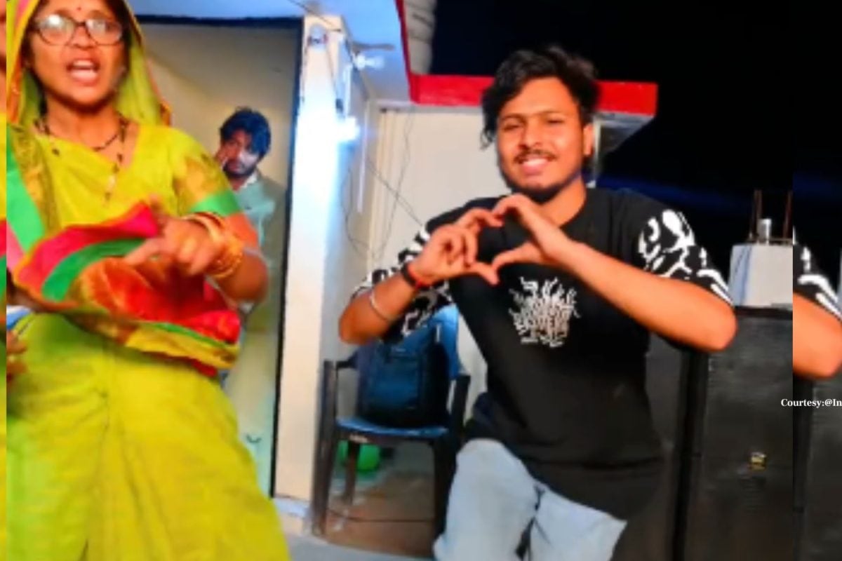 मां-बेटे ने Hrithik Roshan के गाने पर किया धांसू डांस, जोड़ी और एक्सप्रेशन देखते ही लट्टू हो गए लोग!