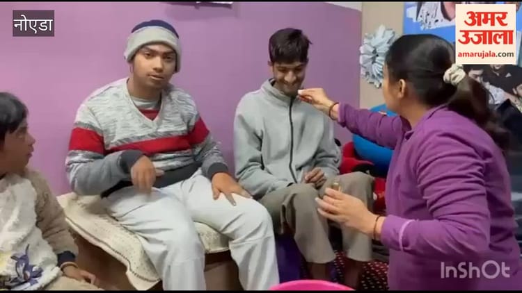 अंतरराष्ट्रीय महिला दिवस: नोएडा में दिव्यांग बच्चों के बनाए हैंड वॉश भेंट कर दिया सम्मान