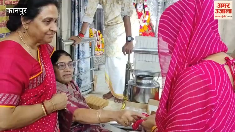 कानपुर: श्री जंगली देवी मंदिर में मां के खजाने का हुआ वितरण
