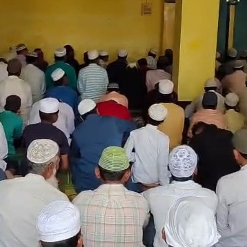 अलविदा जुमे पर अररिया में उमड़ी नमाजियों की भीड़:जामा मस्जिद सहित अन्य मस्जिदों में अदा की गई नमाज