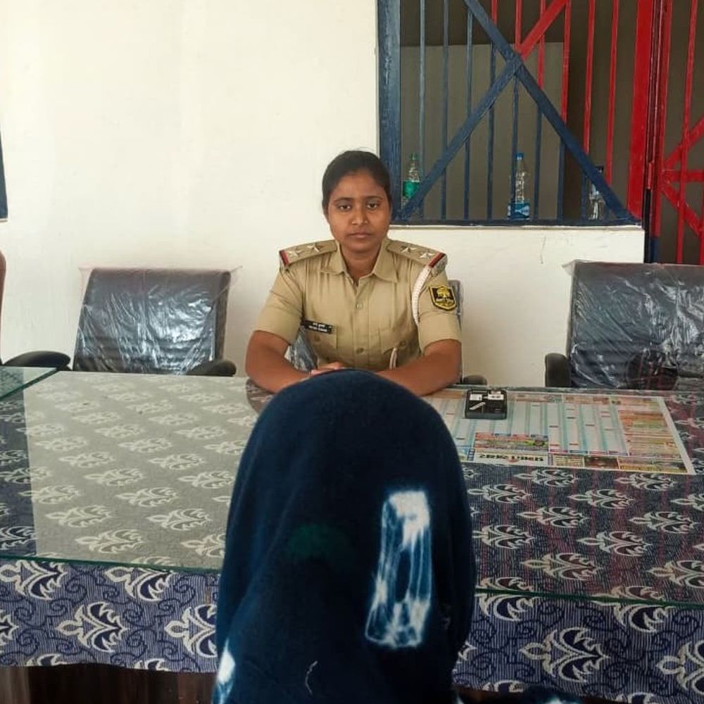 भिट्ठा पुलिस महिला सुरक्षा को लेकर सक्रिय:घरेलू विवादों का मौके पर समाधान, महिलाओं को अदालत और दफ्तरों के चक्कर से राहत