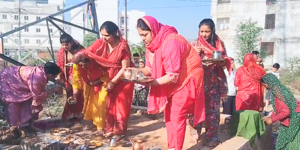 धूमधाम से मनाई गई शीतला माता की अष्टमी : महिलाओं ने की पूजा-अर्चना, पूरे क्षेत्र में धार्मिक वातावरण
