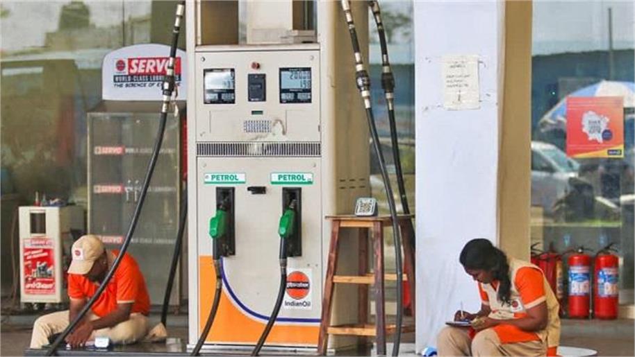 Petrol Diesel Price Hike: प्रीमियम पेट्रोल की कीमतों में 2 रुपये प्रति लीटर का इजाफा, सामान्य ग्राहकों को राहत