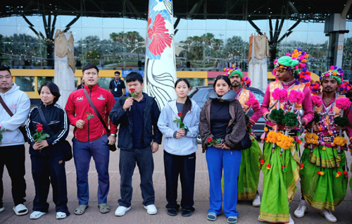 खेलो इंडिया ट्राइबल गेम्स के लिए खिलाडिय़ों का छत्तीसगढ़ पहुंचना शुरू, अरुणाचल के वेटलिफ्टरों का विमानतल पर स्वागत