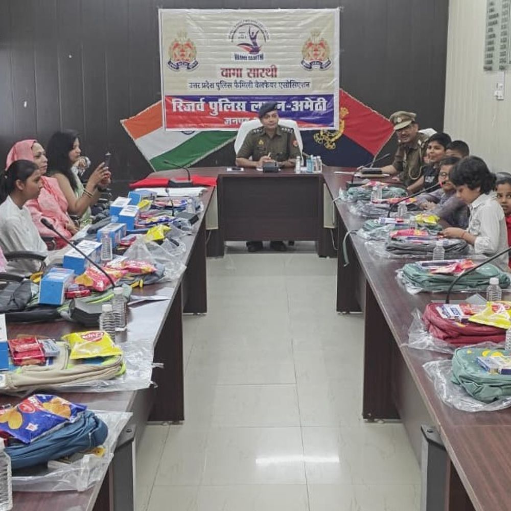 अमेठी पुलिस परिवार के मेधावी सम्मानित:वामा सारथी वेलफेयर एसोसिएशन ने अंतर्राष्ट्रीय महिला दिवस पर किया कार्यक्रम