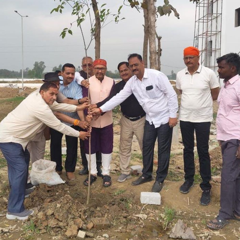 मां पाटेश्वरी विश्वविद्यालय का दूसरा स्थापना दिवस:शतचंडी महापाठ और पौधरोपण के साथ समारोह आयोजित