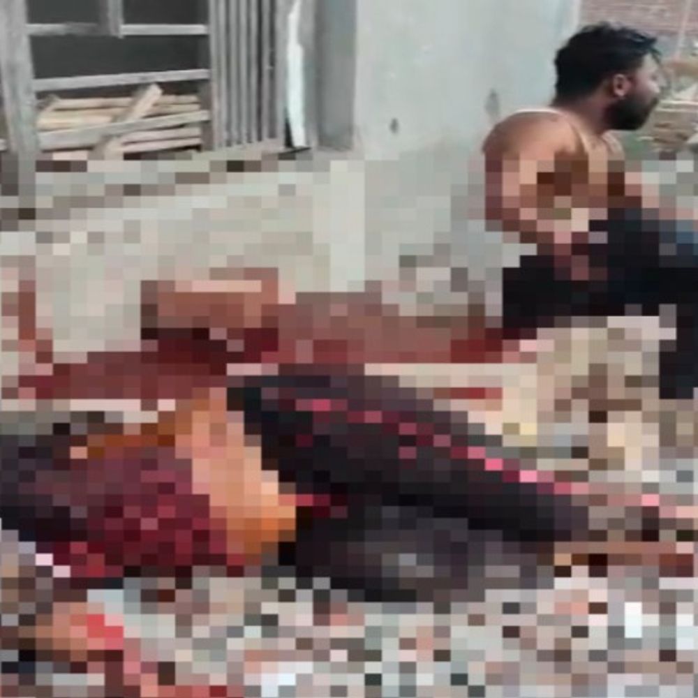 शाहजहांपुर में पूर्व पति ने पत्नी की हत्या की:प्रेमी के साथ रह रही थी महिला, पति भी घायल, प्रेमी पर किया तेजाब से हमला